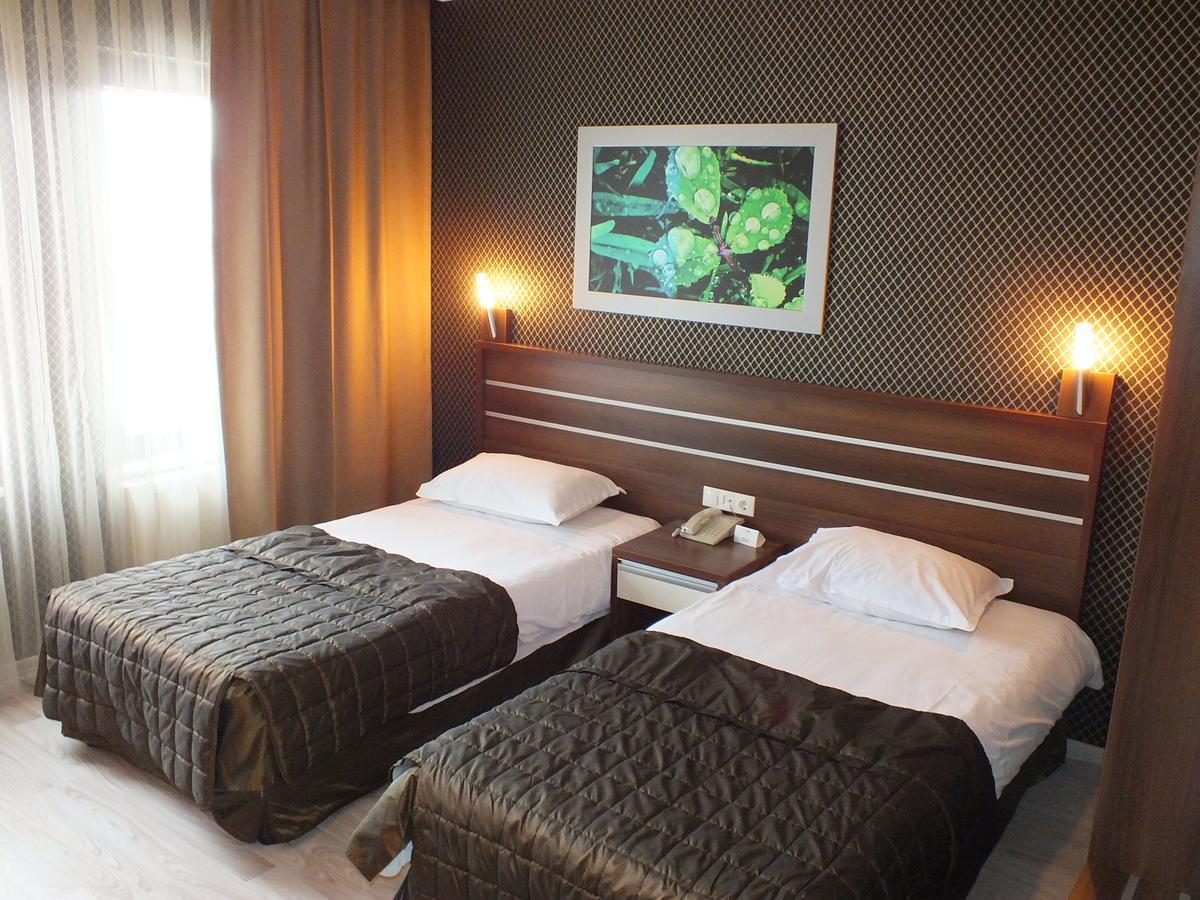 Otel Lifos 3*
